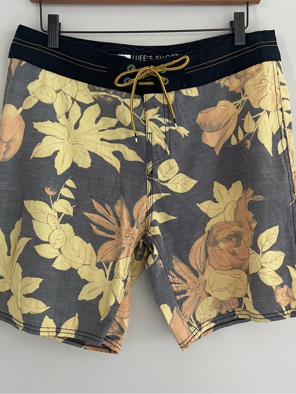 Reef Men's Floral Swim Trunks in Yellow on Gray